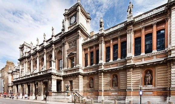 英国皇家艺术学院一年需要多少学费