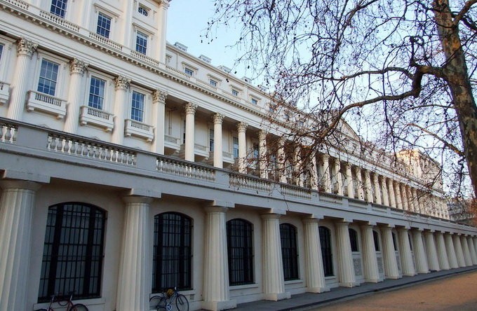 应该选择去英国伦敦艺术大学留学吗